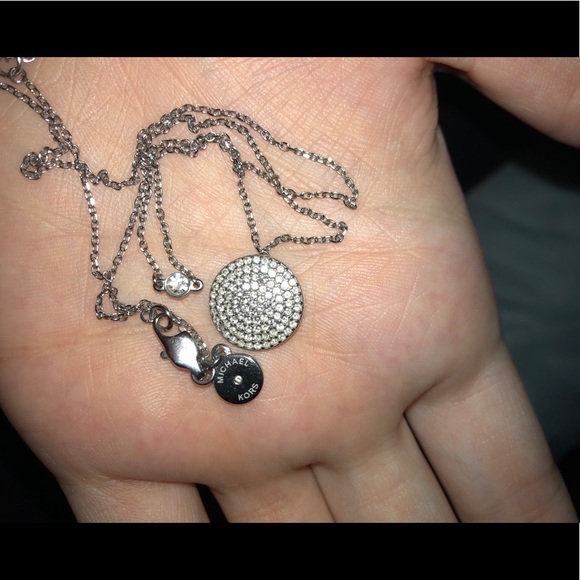Michael Kors necklace - Picture 1 of 1